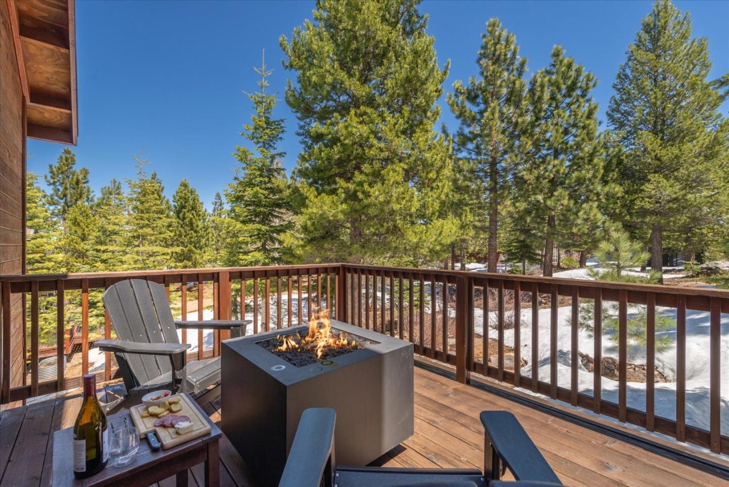 Detail Gallery Image 5 of 70 For 13610 Hillside Dr, Truckee,  CA 96161 - 3 Beds | 3 Baths
