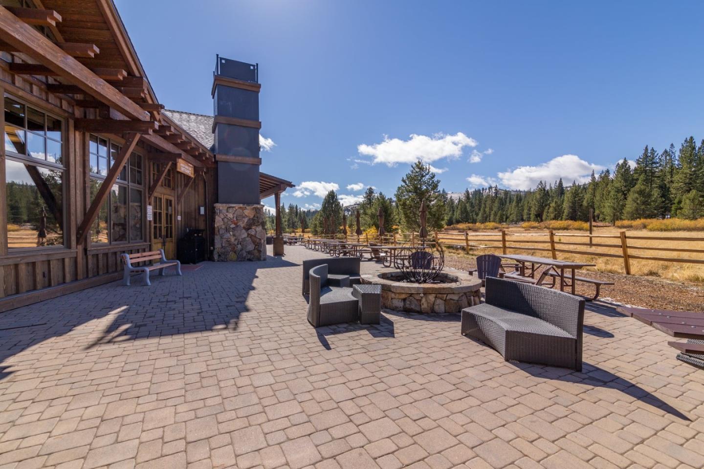 Detail Gallery Image 62 of 70 For 13610 Hillside Dr, Truckee,  CA 96161 - 3 Beds | 3 Baths
