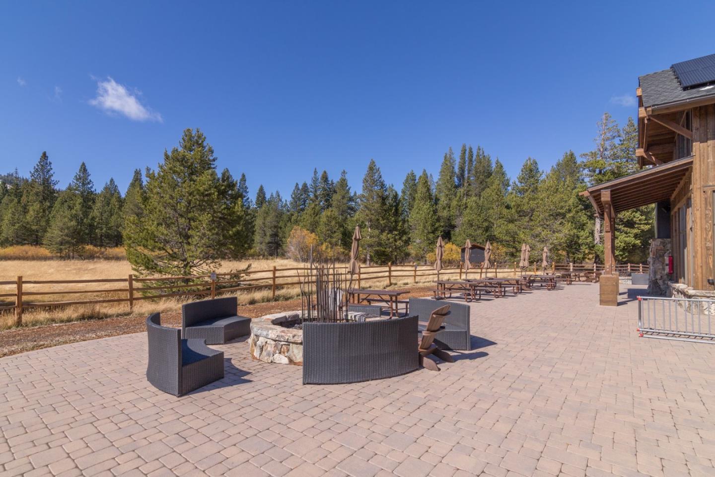Detail Gallery Image 63 of 70 For 13610 Hillside Dr, Truckee,  CA 96161 - 3 Beds | 3 Baths