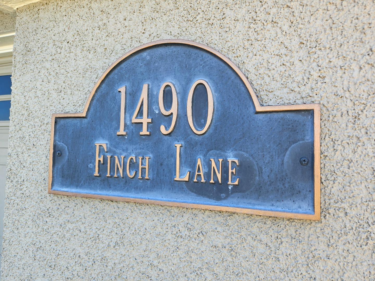 Detail Gallery Image 2 of 72 For 1490 Finch Ln, Gilroy,  CA 95020 - 4 Beds | 2/1 Baths