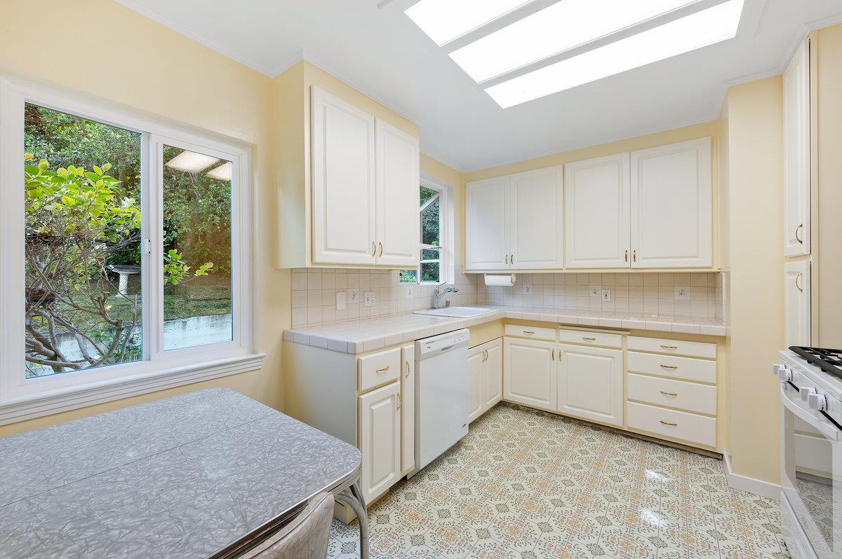 Detail Gallery Image 7 of 22 For 623 Bonita Ave, Millbrae,  CA 94030 - 2 Beds | 1 Baths