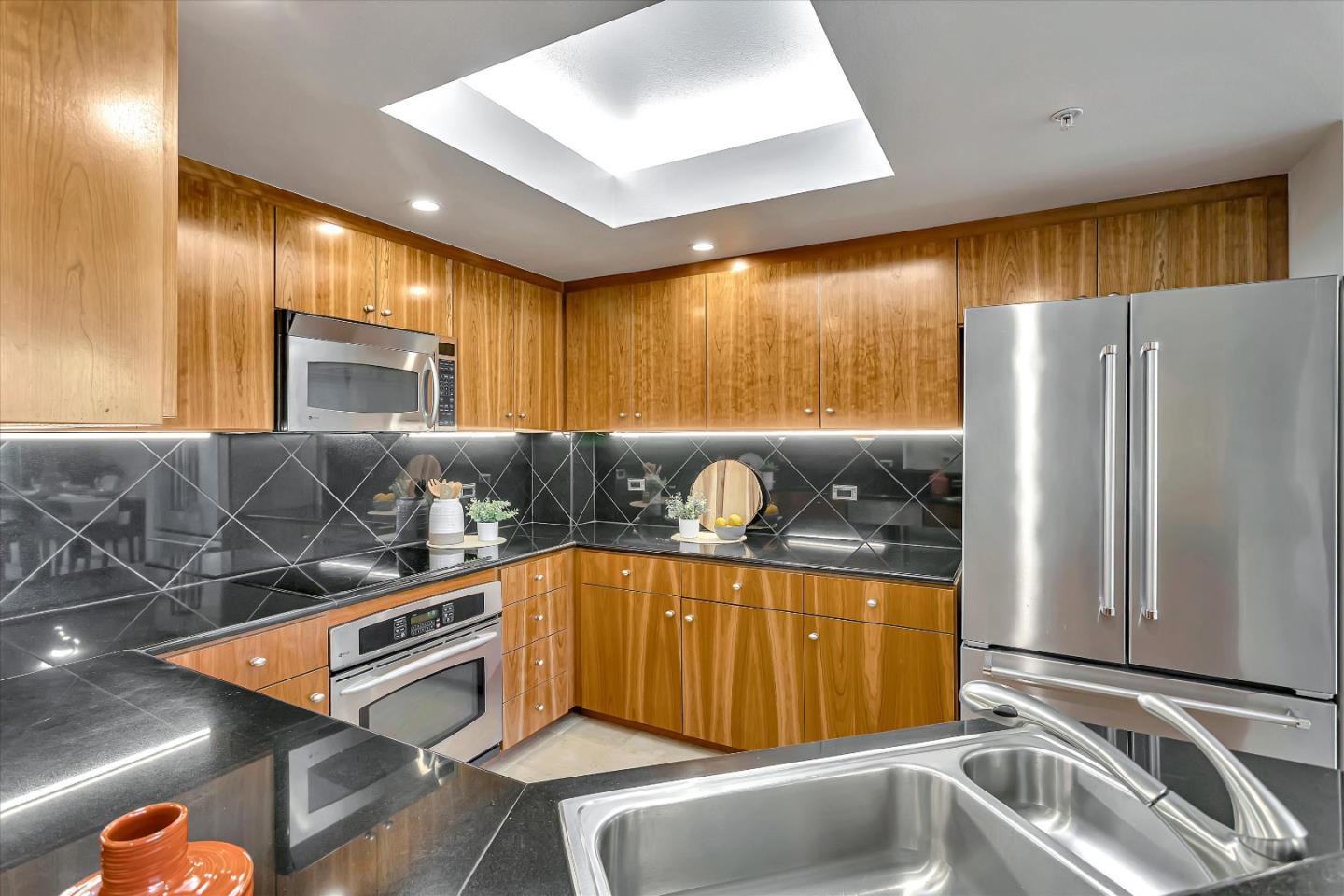 Detail Gallery Image 13 of 50 For 46 W Julian St #419,  San Jose,  CA 95110 - 2 Beds | 2 Baths