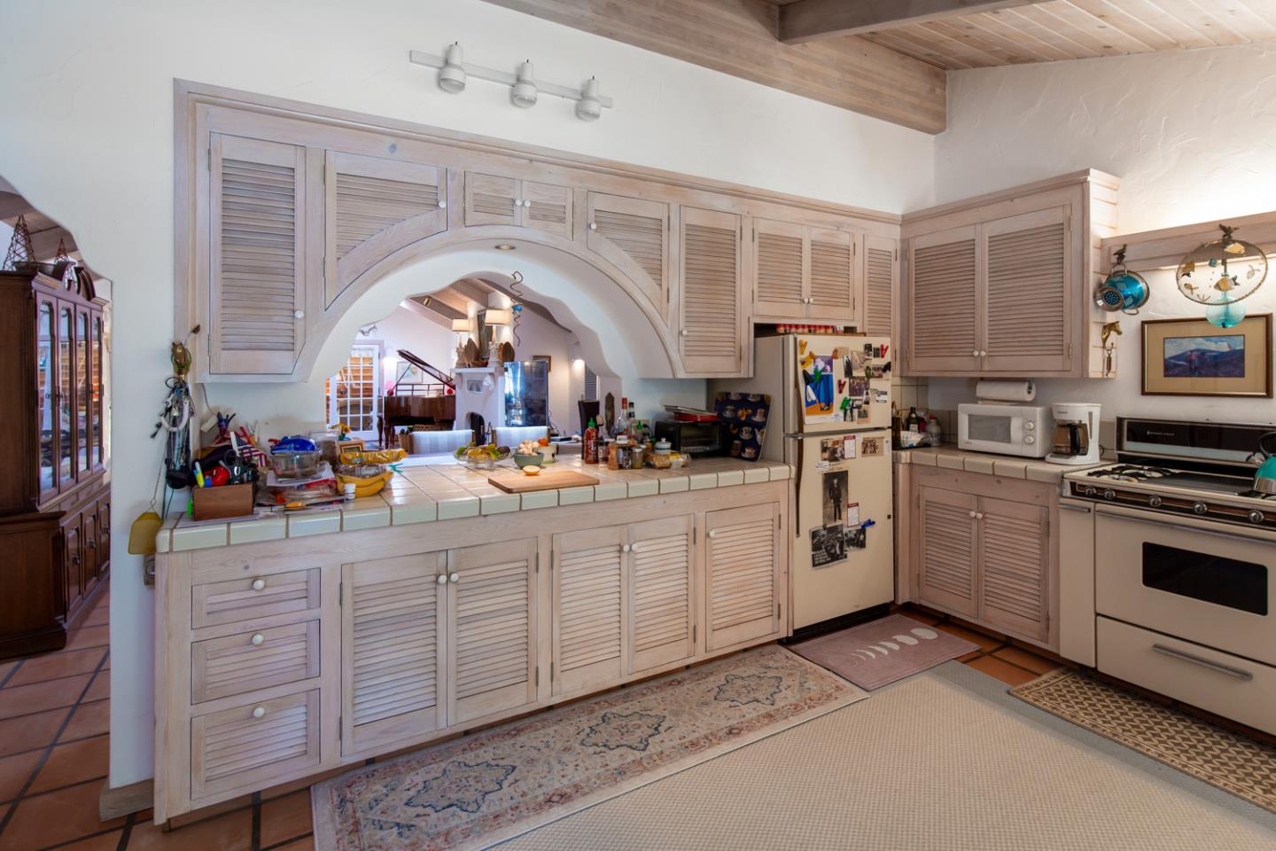 Detail Gallery Image 29 of 66 For 28016 Laura Ct, Los Altos Hills,  CA 94022 - 6 Beds | 6 Baths