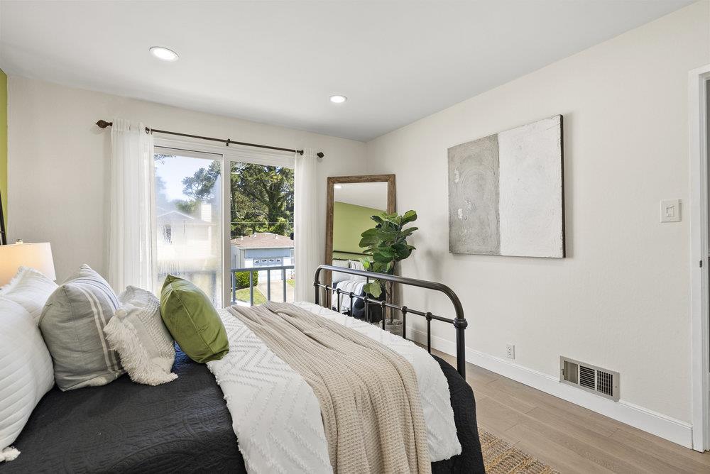 Detail Gallery Image 21 of 39 For 626 Foothill Dr, Pacifica,  CA 94044 - 3 Beds | 1/1 Baths