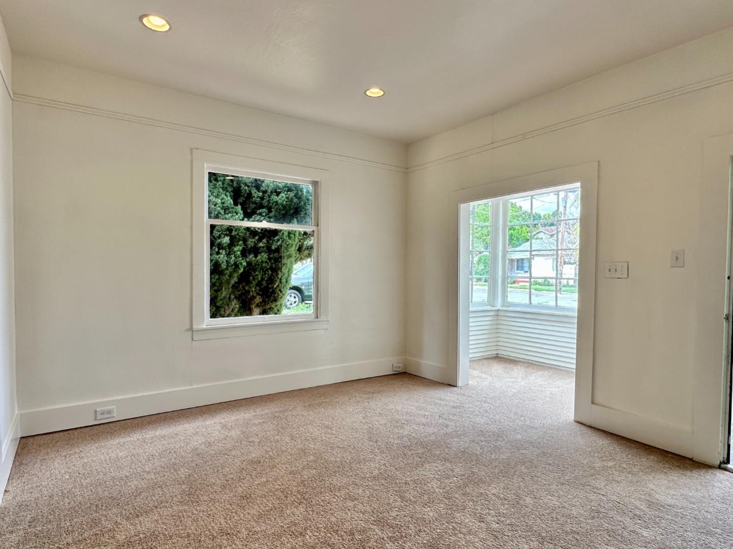 Detail Gallery Image 3 of 14 For 222 N Murphy Ave, Sunnyvale,  CA 94086 - 2 Beds | 1/1 Baths