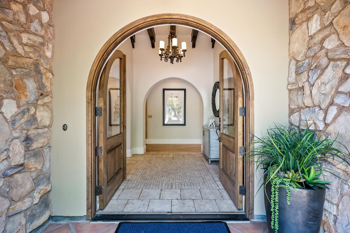 Detail Gallery Image 6 of 68 For 17800 Daves Ave, Monte Sereno,  CA 95030 - 6 Beds | 4/2 Baths