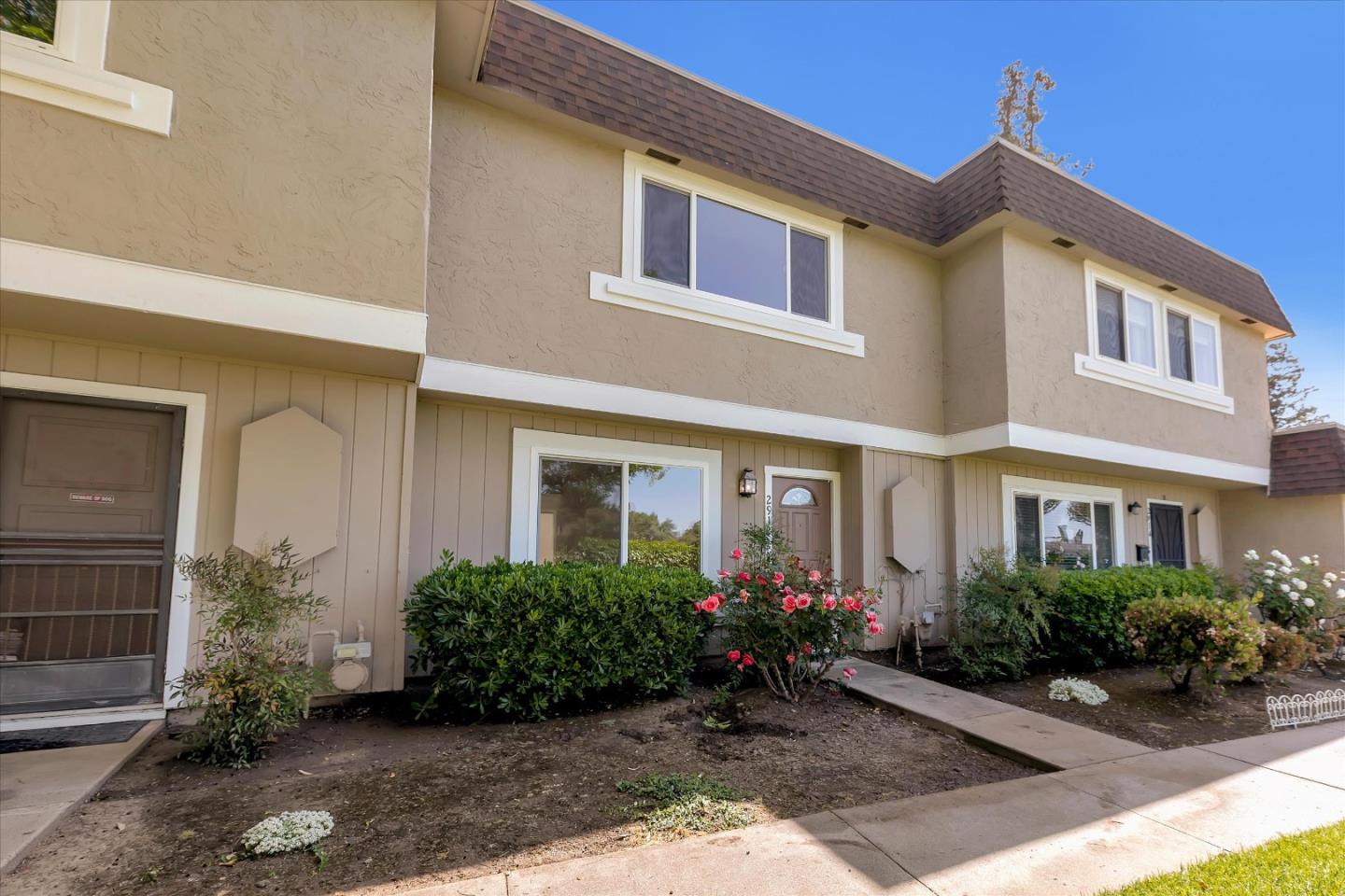 Detail Gallery Image 3 of 57 For 2912 Lambeth Ct, San Jose,  CA 95132 - 3 Beds | 1/1 Baths