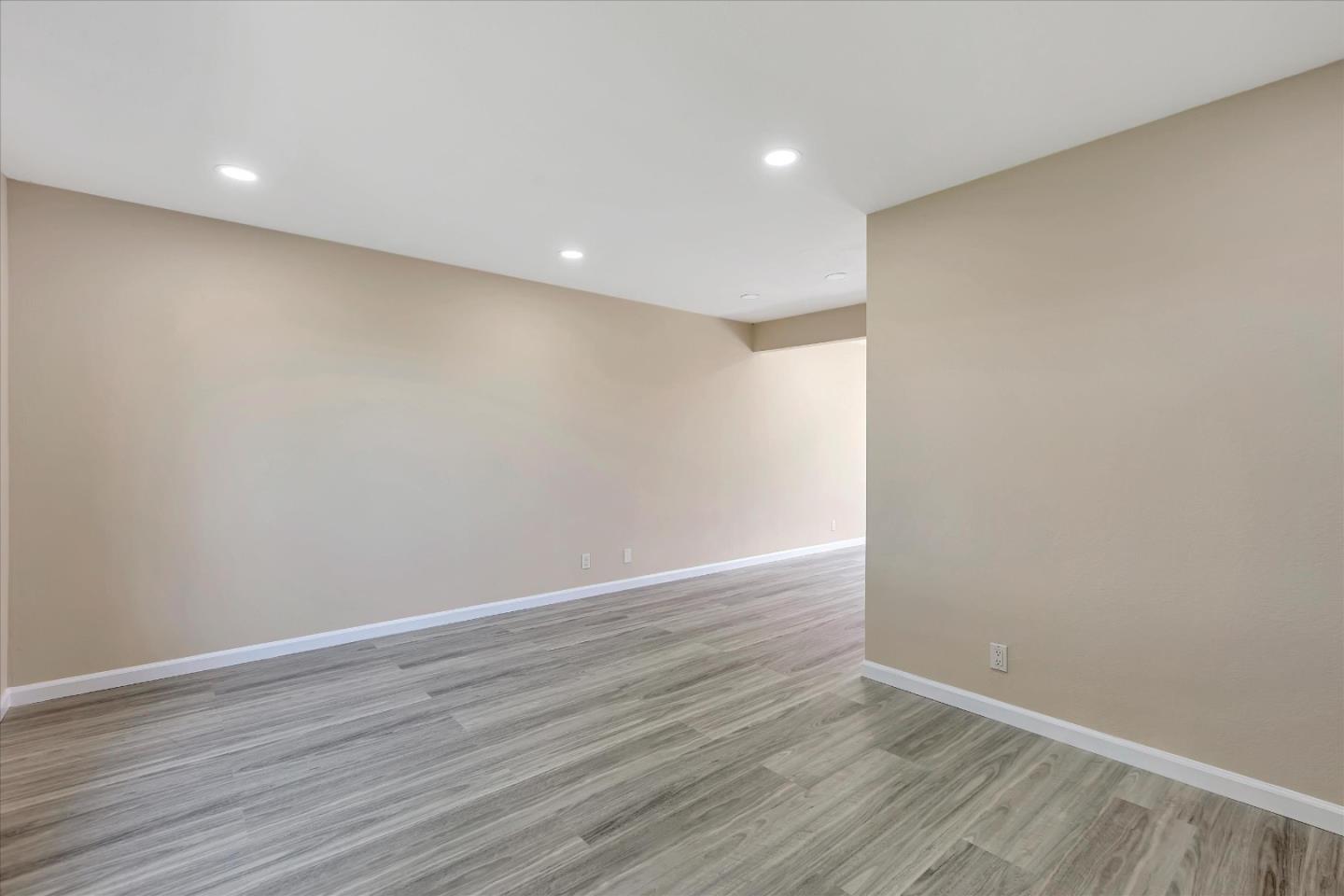 Detail Gallery Image 8 of 13 For 2912 Lambeth Ct, San Jose,  CA 95132 - 3 Beds | 1/1 Baths