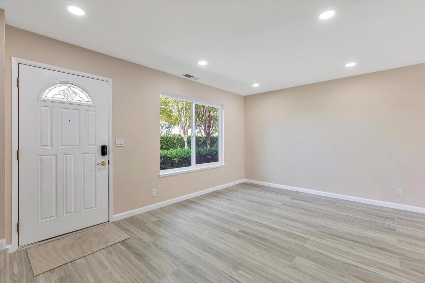 Detail Gallery Image 9 of 13 For 2912 Lambeth Ct, San Jose,  CA 95132 - 3 Beds | 1/1 Baths