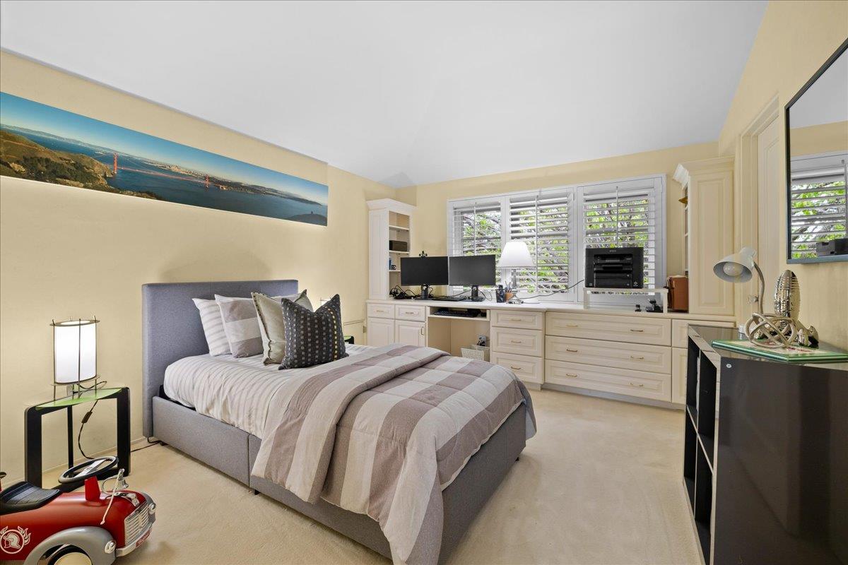 Detail Gallery Image 11 of 20 For 2249 Oakdale Rd, Hillsborough,  CA 94010 - 4 Beds | 3/1 Baths