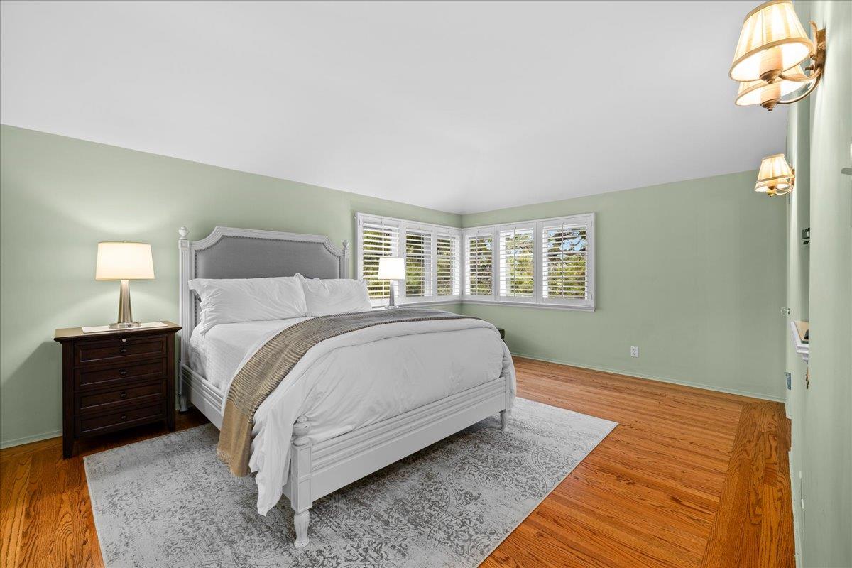 Detail Gallery Image 13 of 20 For 2249 Oakdale Rd, Hillsborough,  CA 94010 - 4 Beds | 3/1 Baths
