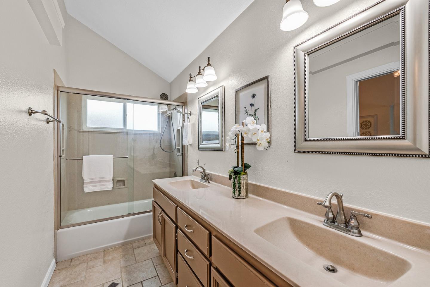 Detail Gallery Image 15 of 22 For 7293 Valley Trails Dr, Pleasanton,  CA 94588 - 3 Beds | 2/1 Baths