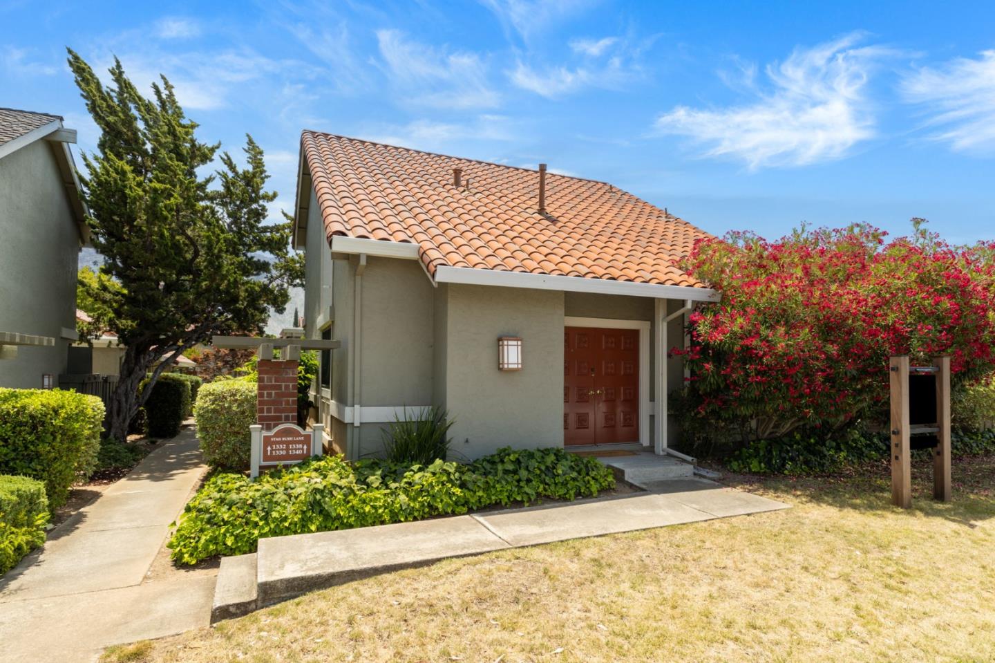 Detail Gallery Image 1 of 1 For 1336 Star Bush Ln, San Jose,  CA 95118 - 3 Beds | 2/1 Baths