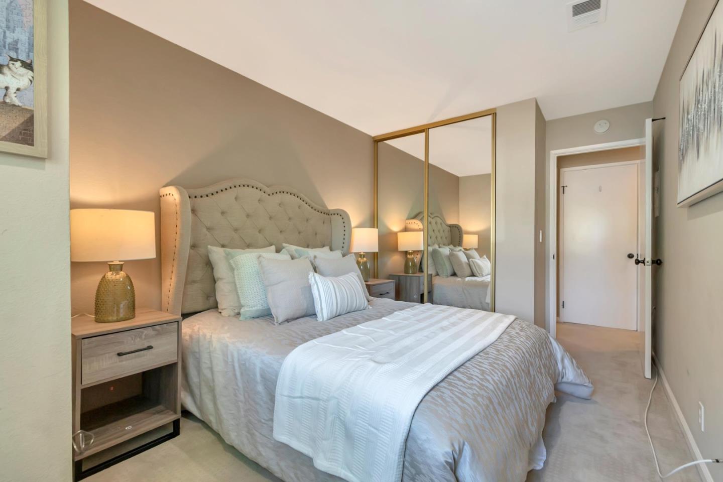 Detail Gallery Image 14 of 21 For 831 W California Ave #T,  Sunnyvale,  CA 94086 - 2 Beds | 1/1 Baths