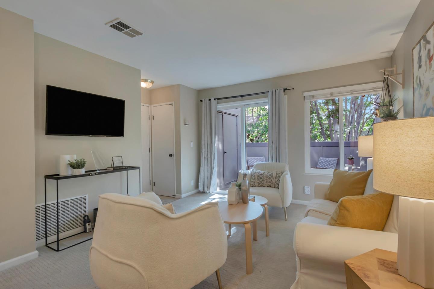 Detail Gallery Image 5 of 21 For 831 W California Ave #T,  Sunnyvale,  CA 94086 - 2 Beds | 1/1 Baths