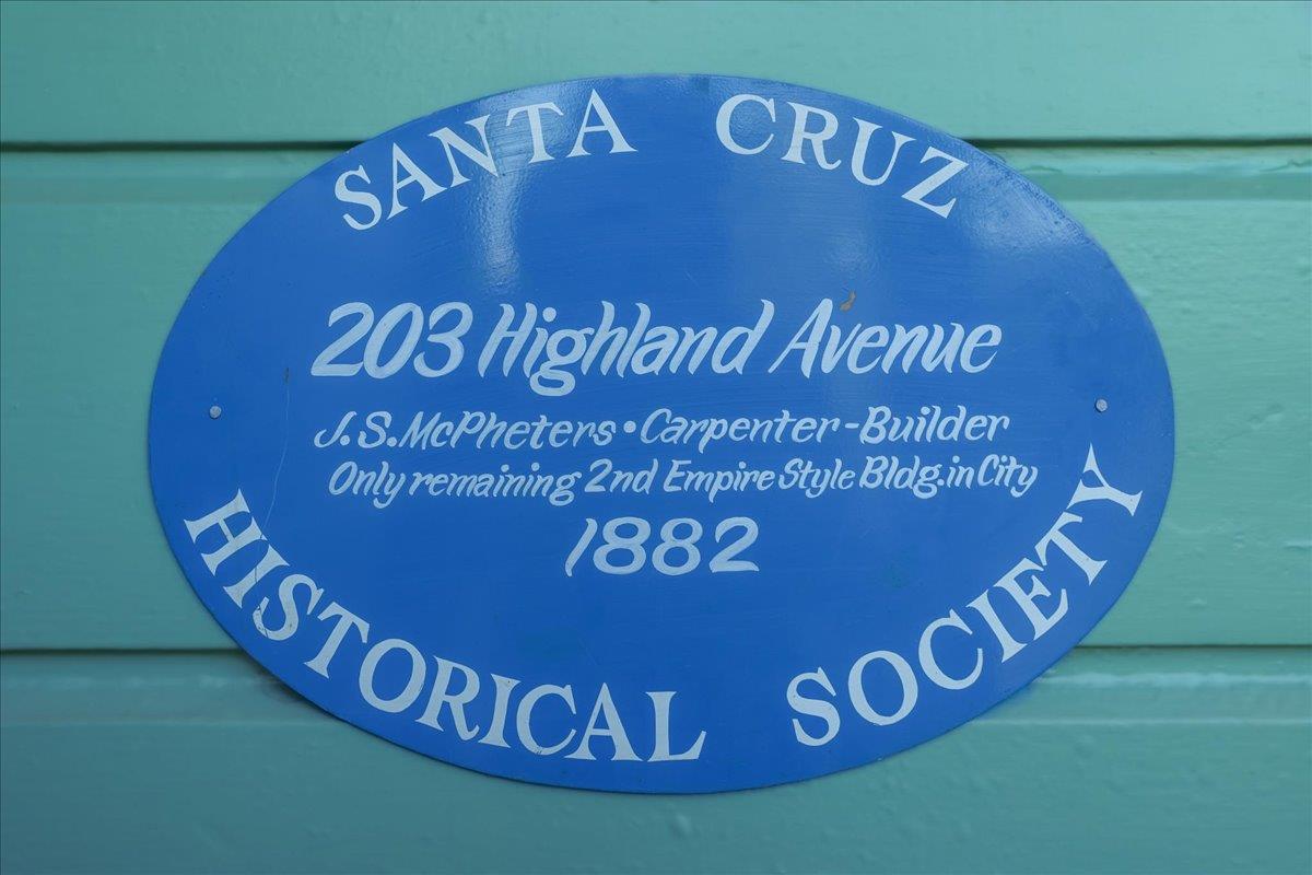 Detail Gallery Image 4 of 47 For 203 Highland Ave, Santa Cruz,  CA 95060 - 3 Beds | 3/1 Baths