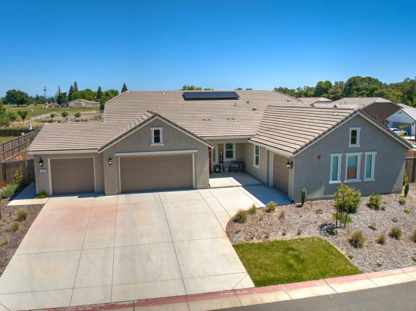 Photo of 3190 Silky Oak Dr in Roseville, CA