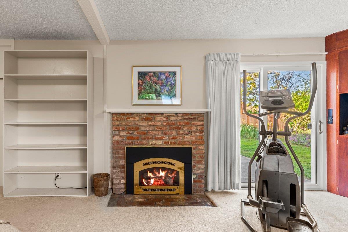 Detail Gallery Image 20 of 38 For 10780 Alderbrook Ln, Cupertino,  CA 95014 - 3 Beds | 2 Baths