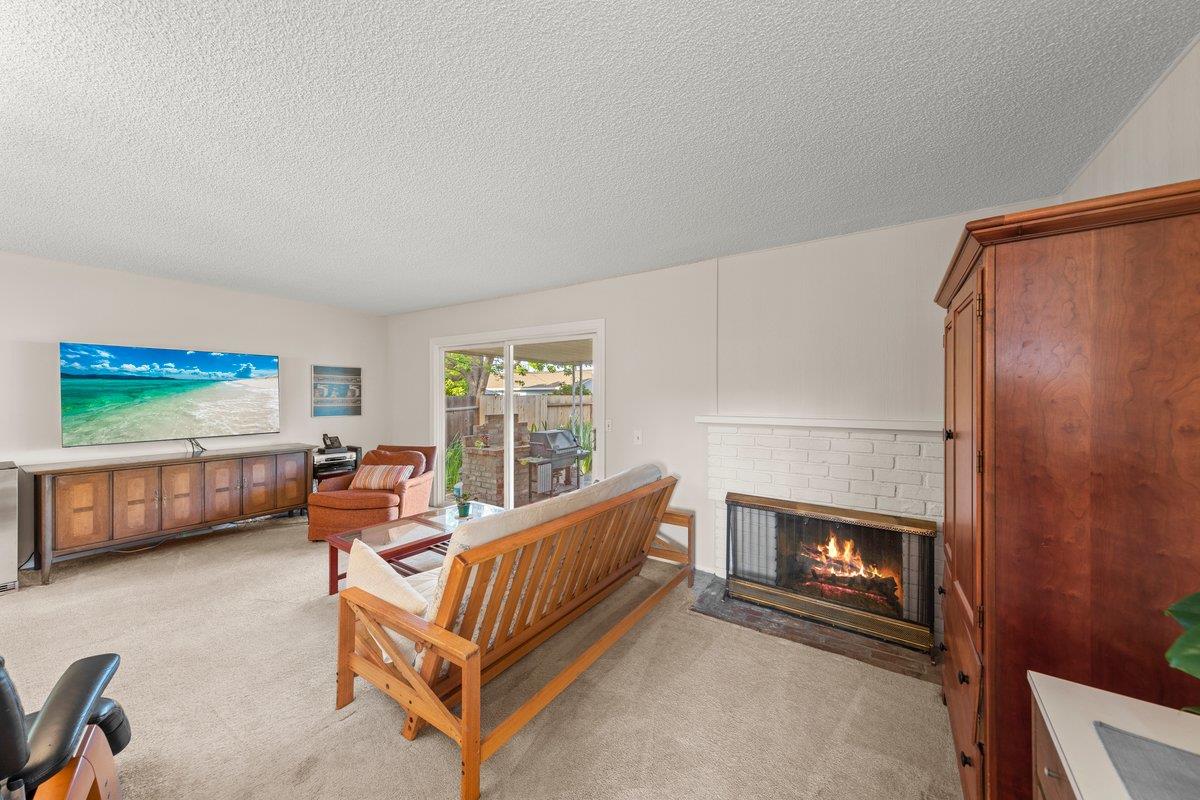 Detail Gallery Image 5 of 38 For 10780 Alderbrook Ln, Cupertino,  CA 95014 - 3 Beds | 2 Baths