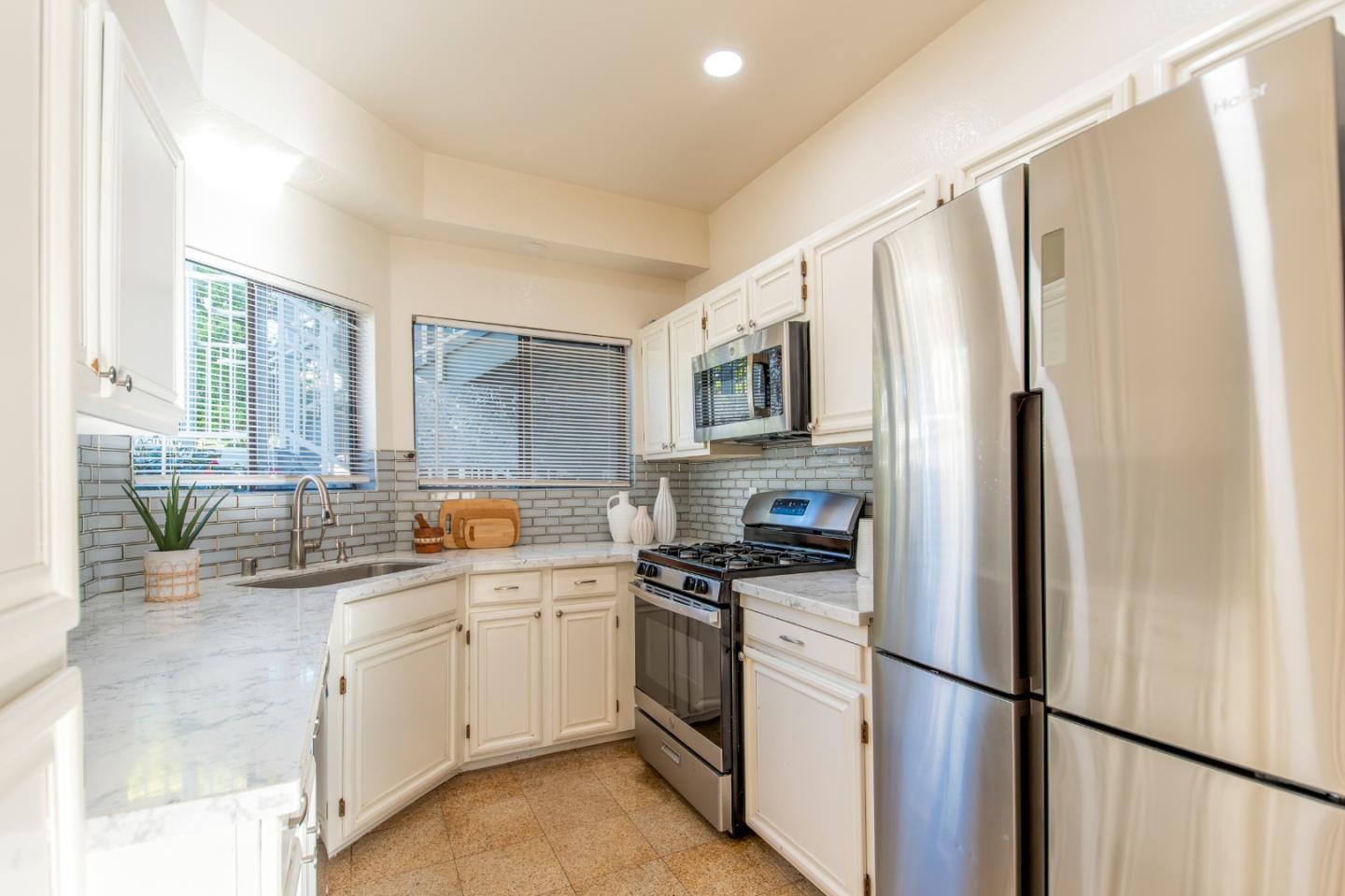 Detail Gallery Image 15 of 36 For 3454 Bridgewood Ter #111,  Fremont,  CA 94536 - 2 Beds | 2 Baths