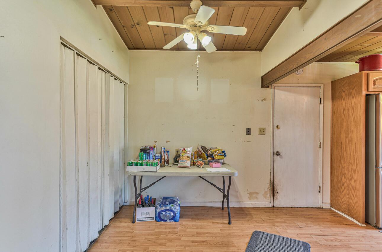 Detail Gallery Image 9 of 17 For 730 Meadow Dr, Salinas,  CA 93905 - 3 Beds | 2 Baths