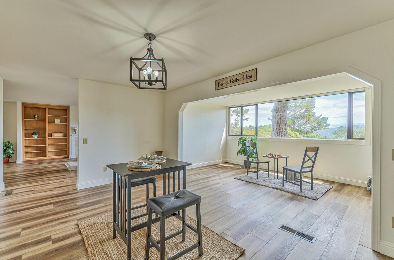 Detail Gallery Image 11 of 40 For 249 Forest Ridge Rd #9,  Monterey,  CA 93940 - 2 Beds | 2/1 Baths
