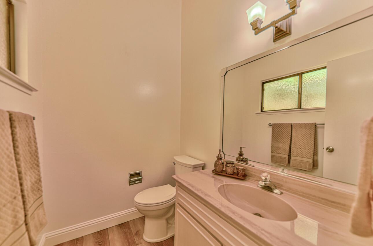 Detail Gallery Image 19 of 40 For 249 Forest Ridge Rd #9,  Monterey,  CA 93940 - 2 Beds | 2/1 Baths