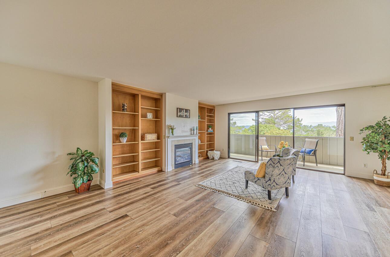Detail Gallery Image 4 of 40 For 249 Forest Ridge Rd #9,  Monterey,  CA 93940 - 2 Beds | 2/1 Baths