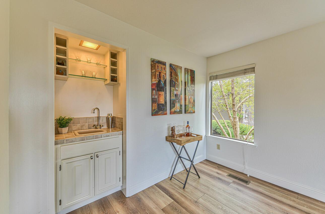 Detail Gallery Image 6 of 40 For 249 Forest Ridge Rd #9,  Monterey,  CA 93940 - 2 Beds | 2/1 Baths