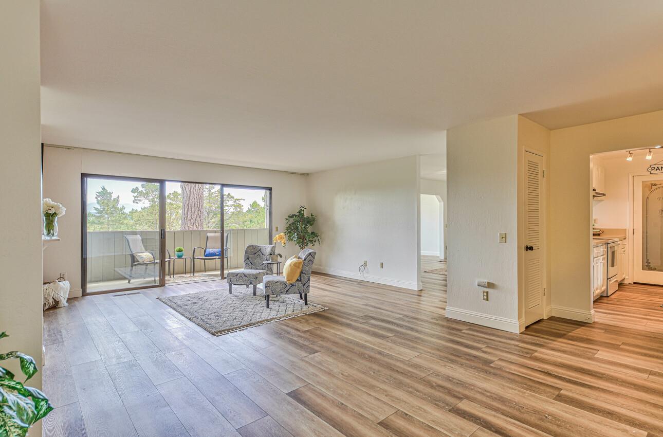 Detail Gallery Image 7 of 40 For 249 Forest Ridge Rd #9,  Monterey,  CA 93940 - 2 Beds | 2/1 Baths