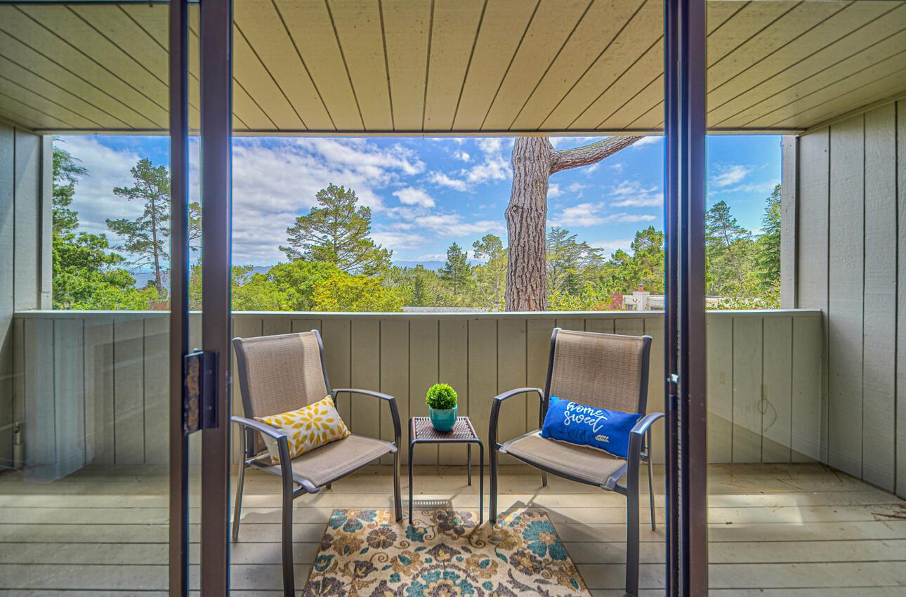 Detail Gallery Image 8 of 40 For 249 Forest Ridge Rd #9,  Monterey,  CA 93940 - 2 Beds | 2/1 Baths