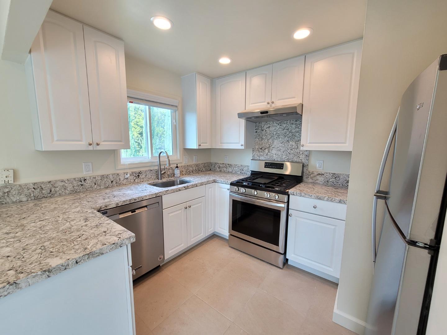 Detail Gallery Image 1 of 1 For 10218 Park Circle East #3,  Cupertino,  CA 95014 - 2 Beds | 1 Baths