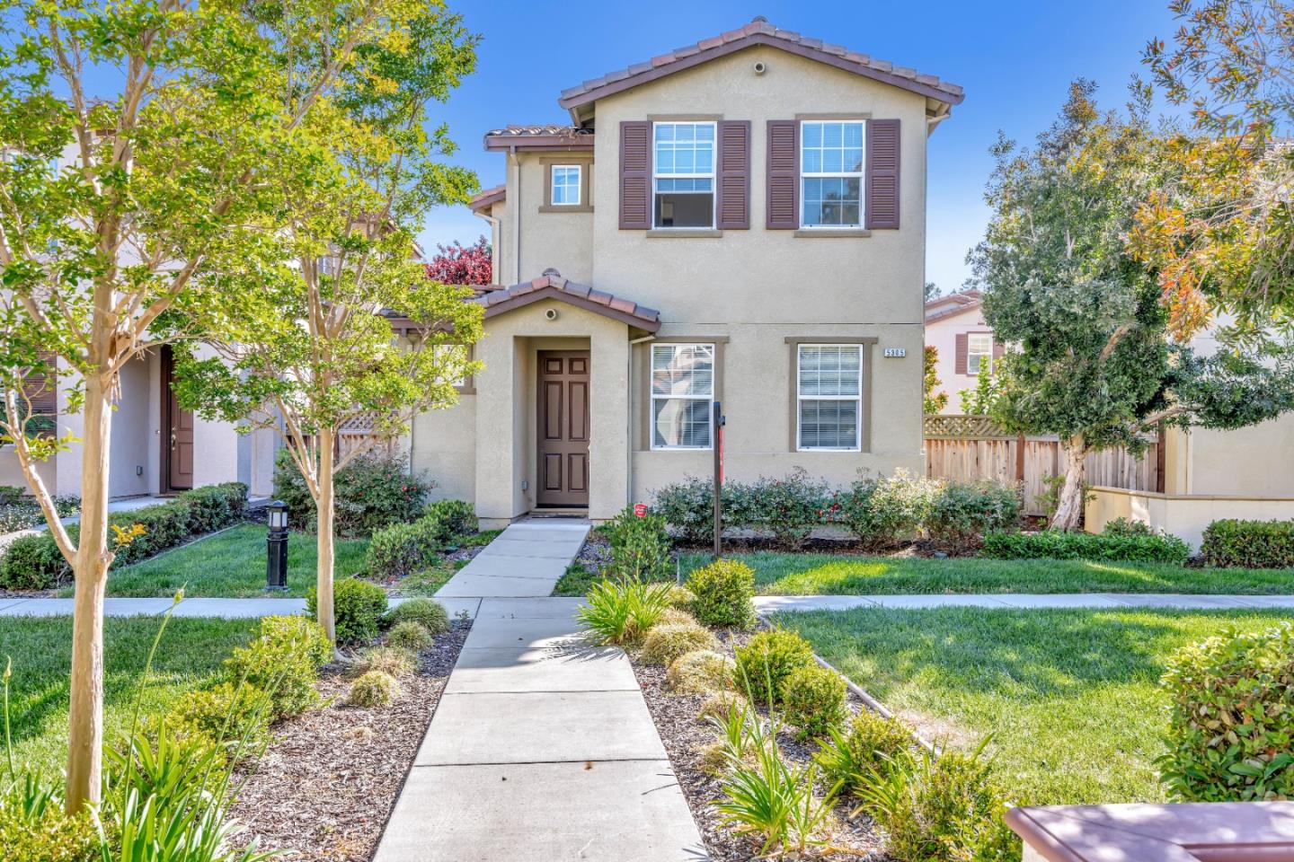 Detail Gallery Image 1 of 1 For 5305 Club Ct, Richmond,  CA 94806 - 3 Beds | 2/1 Baths