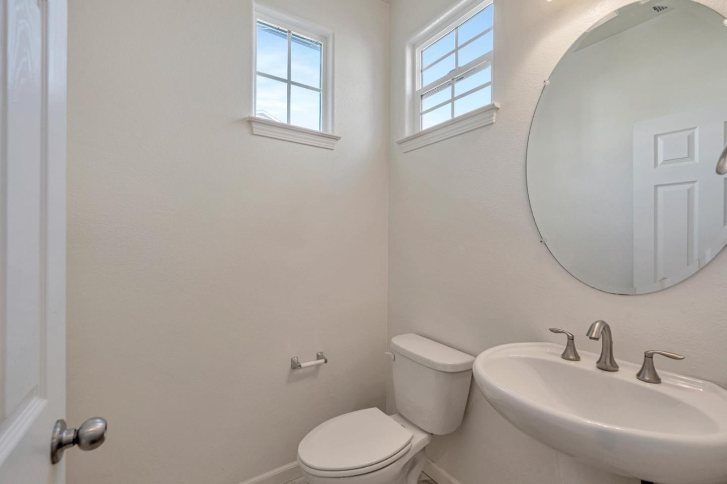 Detail Gallery Image 23 of 31 For 5305 Club Ct, Richmond,  CA 94806 - 3 Beds | 2/1 Baths