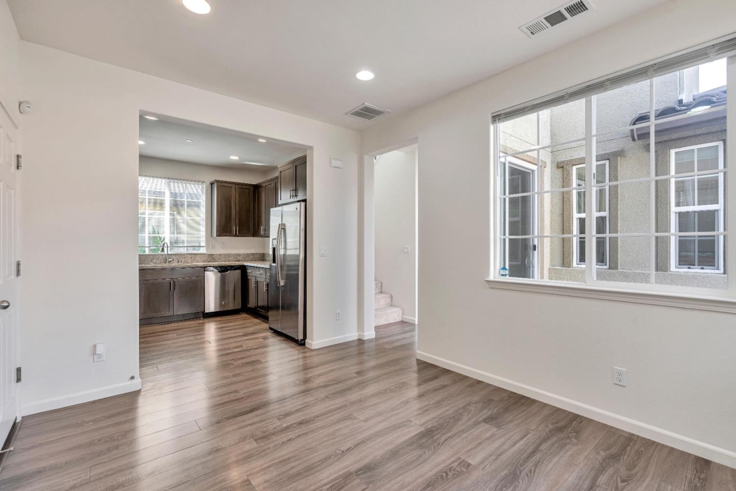 Detail Gallery Image 9 of 31 For 5305 Club Ct, Richmond,  CA 94806 - 3 Beds | 2/1 Baths