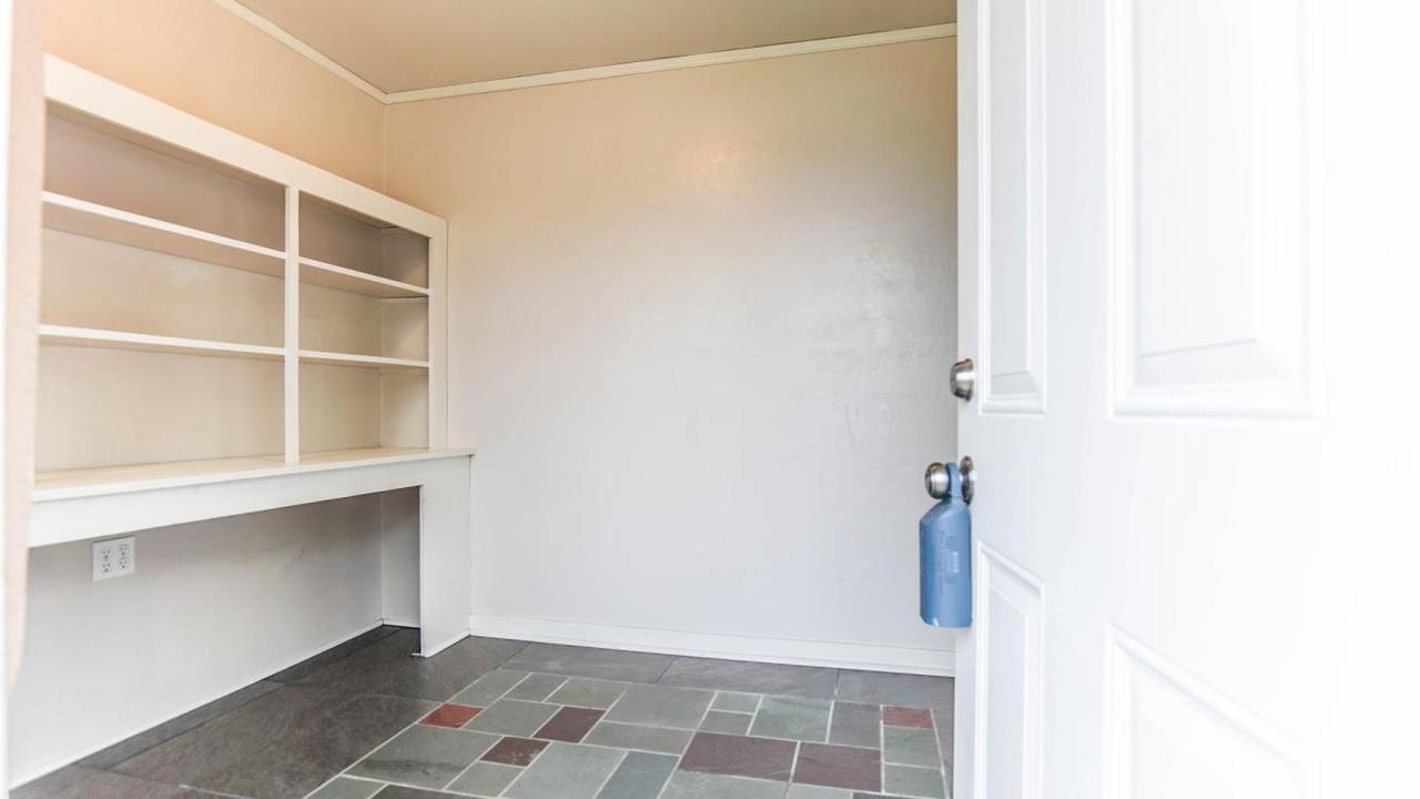 Detail Gallery Image 7 of 17 For 35 South St, Hollister,  CA 95023 - 2 Beds | 1 Baths