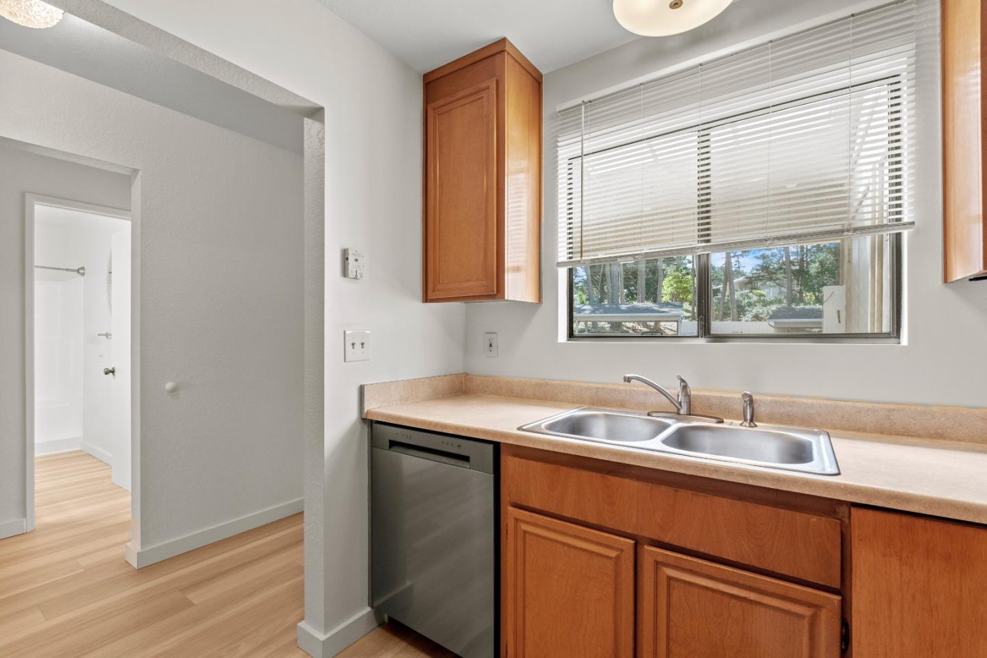 Detail Gallery Image 18 of 35 For 250 Forest Ridge Rd #14,  Monterey,  CA 93940 - 2 Beds | 2 Baths