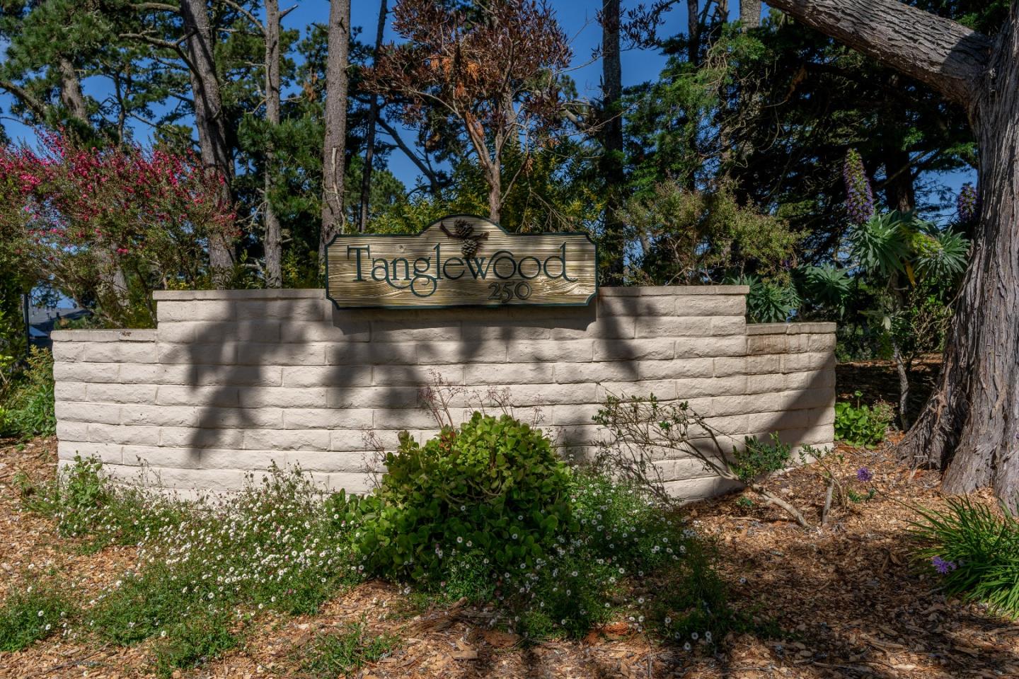 Detail Gallery Image 32 of 35 For 250 Forest Ridge Rd #14,  Monterey,  CA 93940 - 2 Beds | 2 Baths