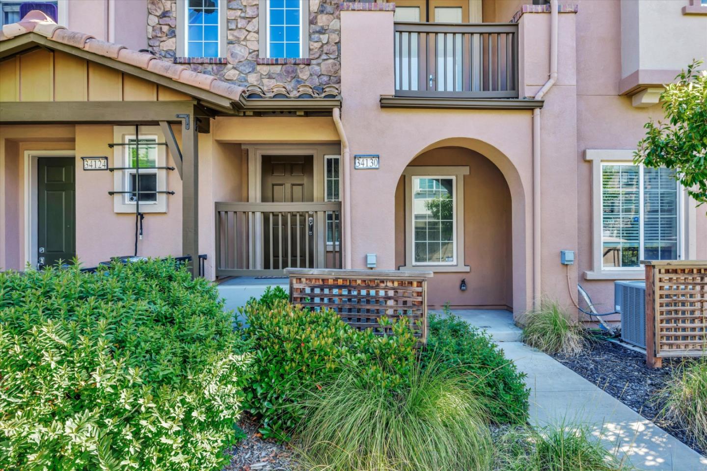 Detail Gallery Image 2 of 17 For 34130 via Lucca, Fremont,  CA 94555 - 2 Beds | 2 Baths