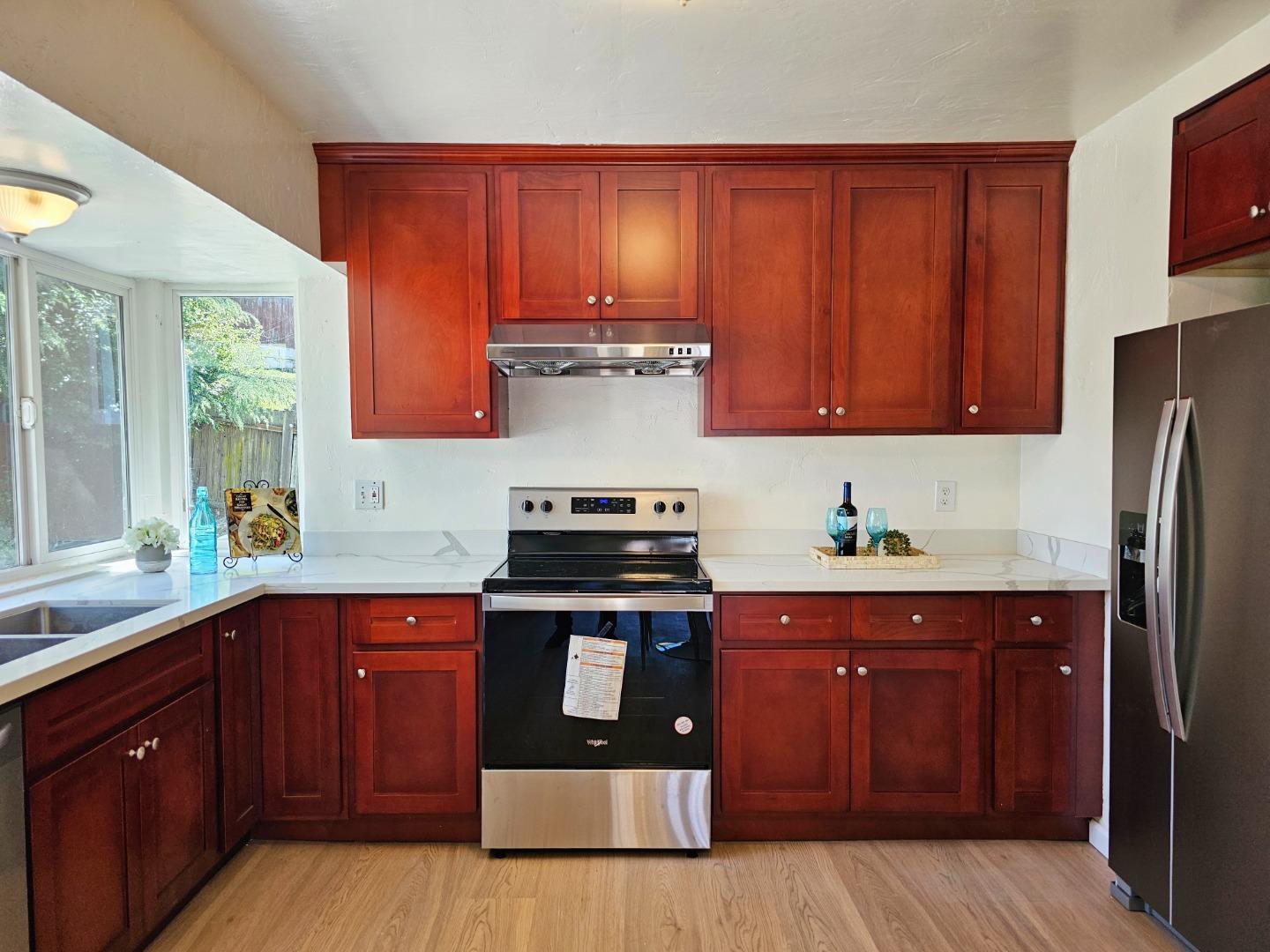 Detail Gallery Image 3 of 25 For 120 Edgehill Ct, Vallejo,  CA 94589 - 3 Beds | 2 Baths