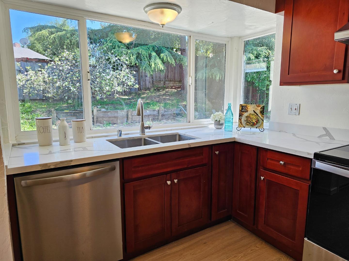 120 Edgehill Ct, Vallejo, CA 94589 photo 4
