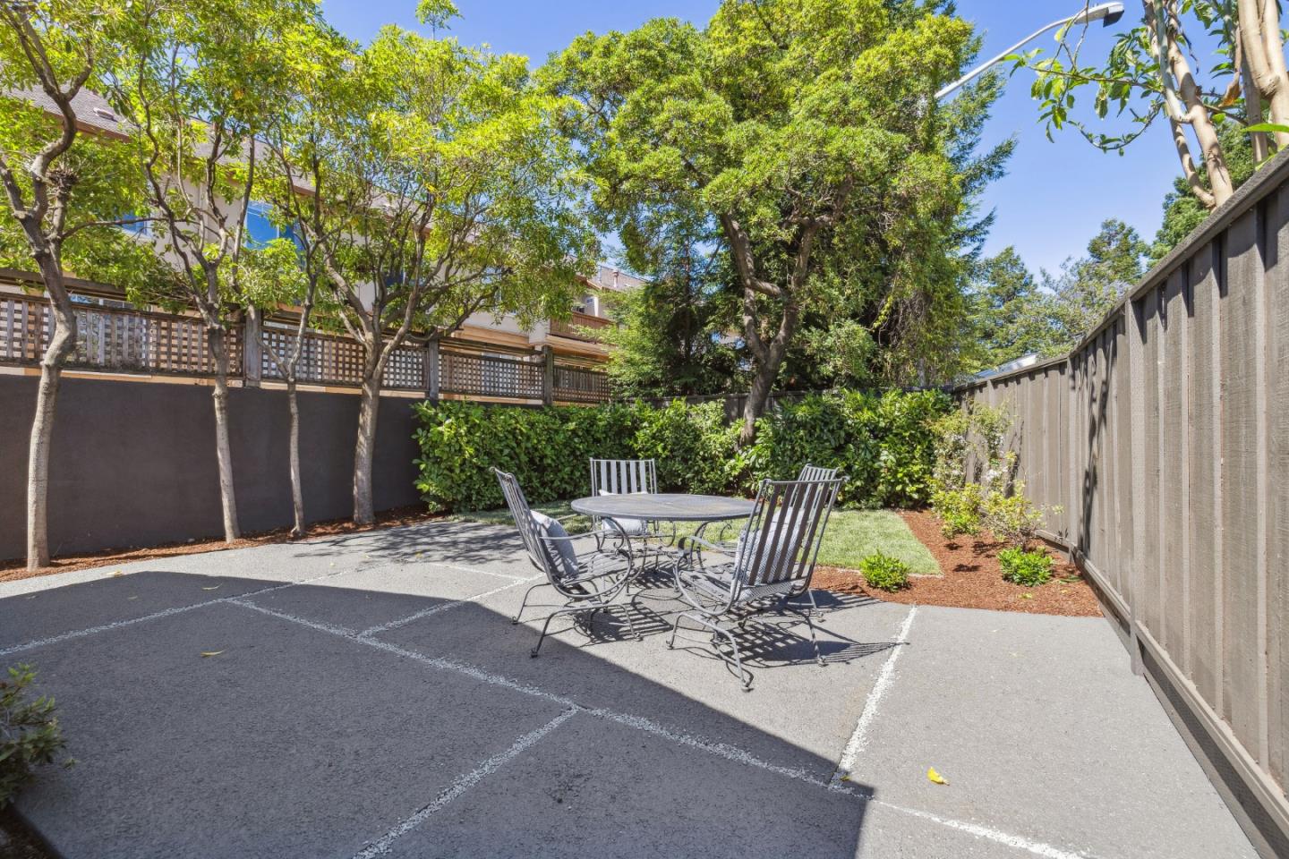 Detail Gallery Image 25 of 42 For 229 Chesterton Pl, San Mateo,  CA 94401 - 2 Beds | 1 Baths