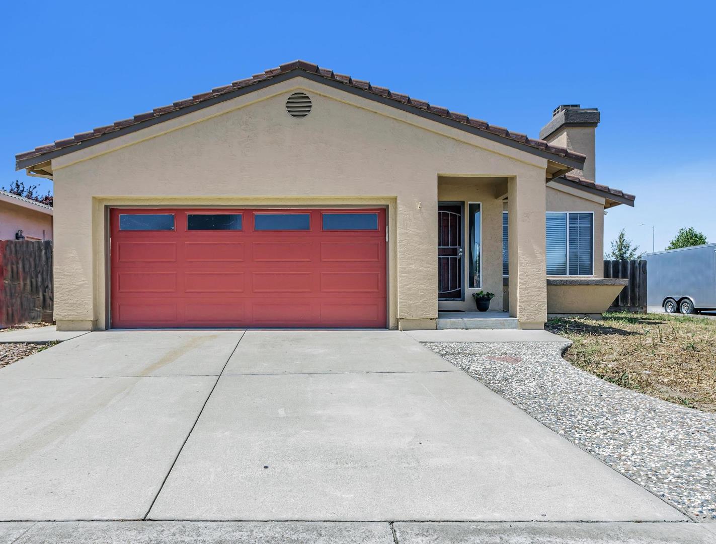Detail Gallery Image 1 of 36 For 1100 Christopher Ct, Hollister,  CA 95023 - 3 Beds | 2 Baths