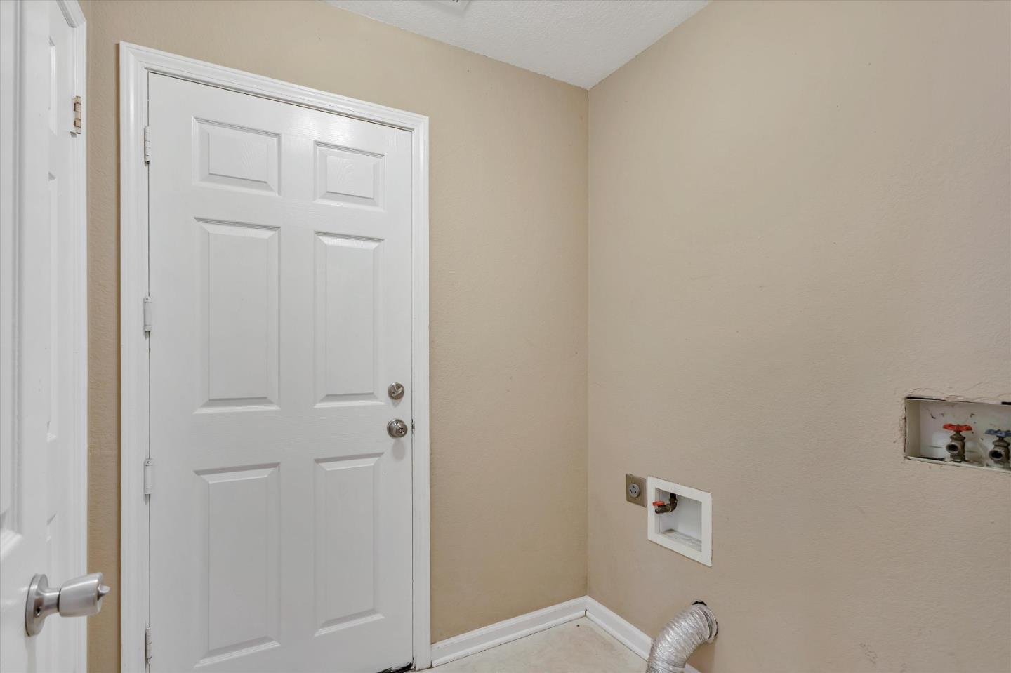 Detail Gallery Image 31 of 36 For 1100 Christopher Ct, Hollister,  CA 95023 - 3 Beds | 2 Baths