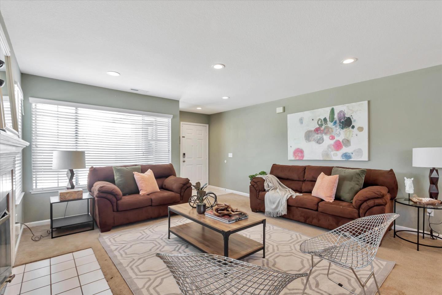 Detail Gallery Image 6 of 36 For 1100 Christopher Ct, Hollister,  CA 95023 - 3 Beds | 2 Baths