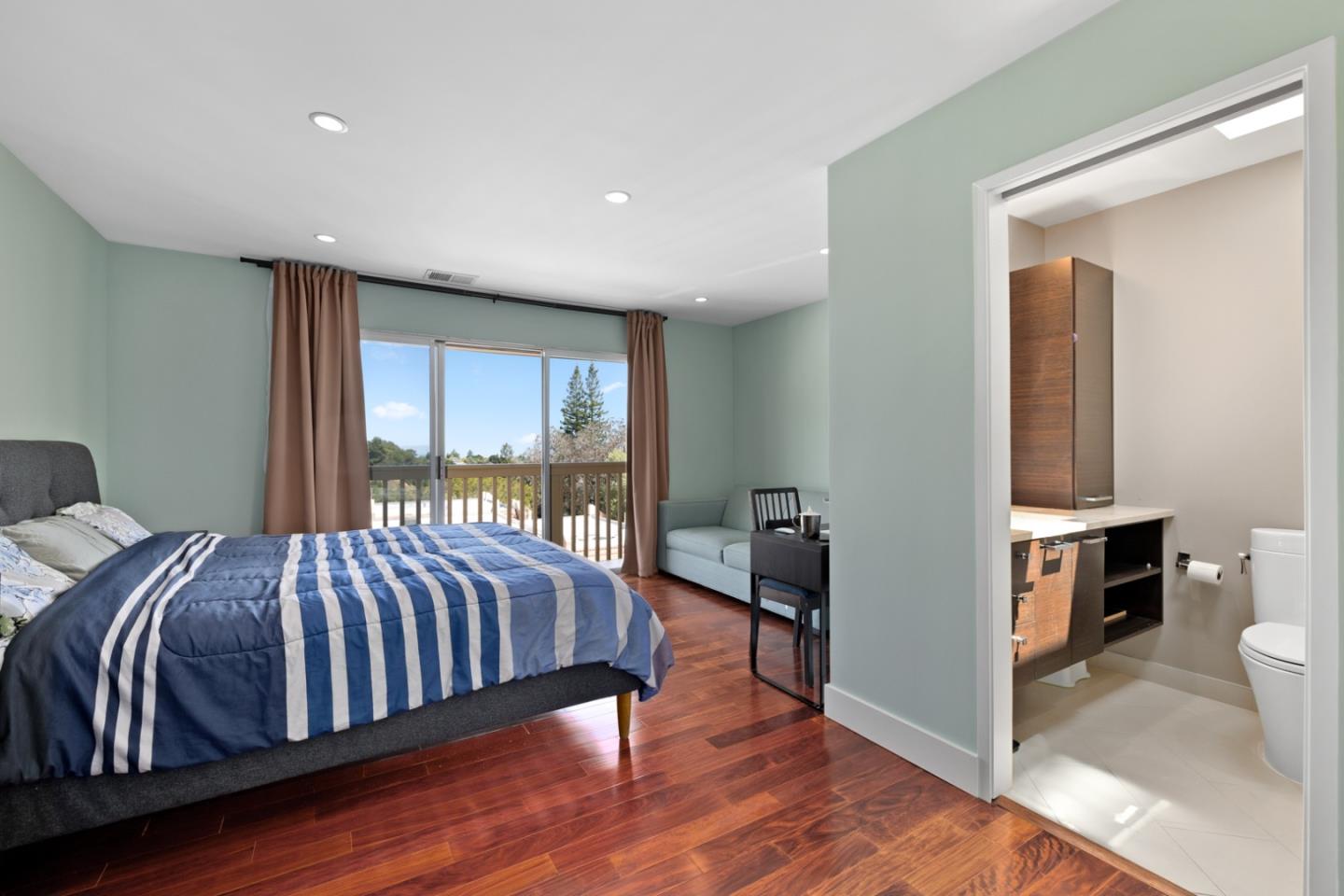 Detail Gallery Image 15 of 28 For 4086 Farm Hill Blvd #4,  Redwood City,  CA 94061 - 3 Beds | 2 Baths