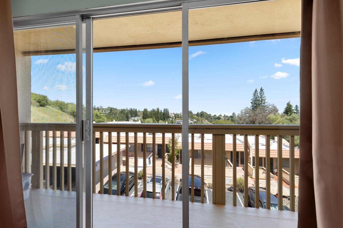 Detail Gallery Image 16 of 28 For 4086 Farm Hill Blvd #4,  Redwood City,  CA 94061 - 3 Beds | 2 Baths