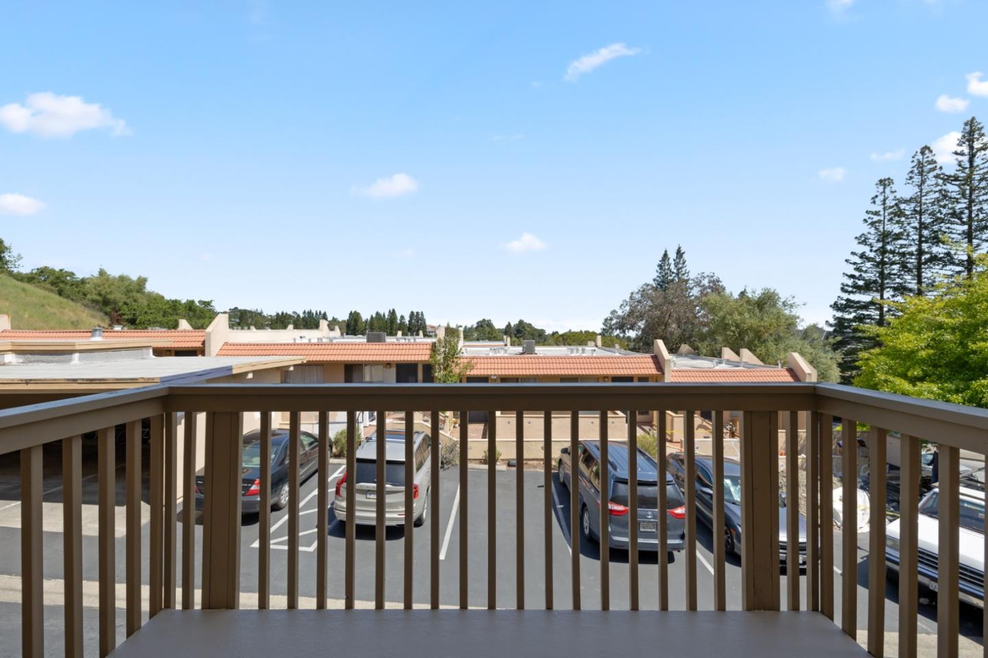 Detail Gallery Image 8 of 28 For 4086 Farm Hill Blvd #4,  Redwood City,  CA 94061 - 3 Beds | 2 Baths