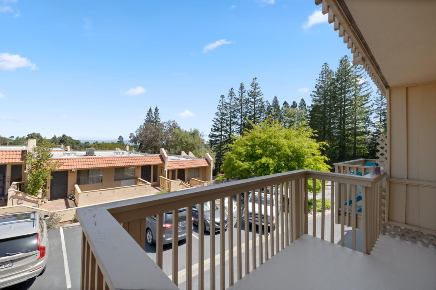 Detail Gallery Image 9 of 28 For 4086 Farm Hill Blvd #4,  Redwood City,  CA 94061 - 3 Beds | 2 Baths