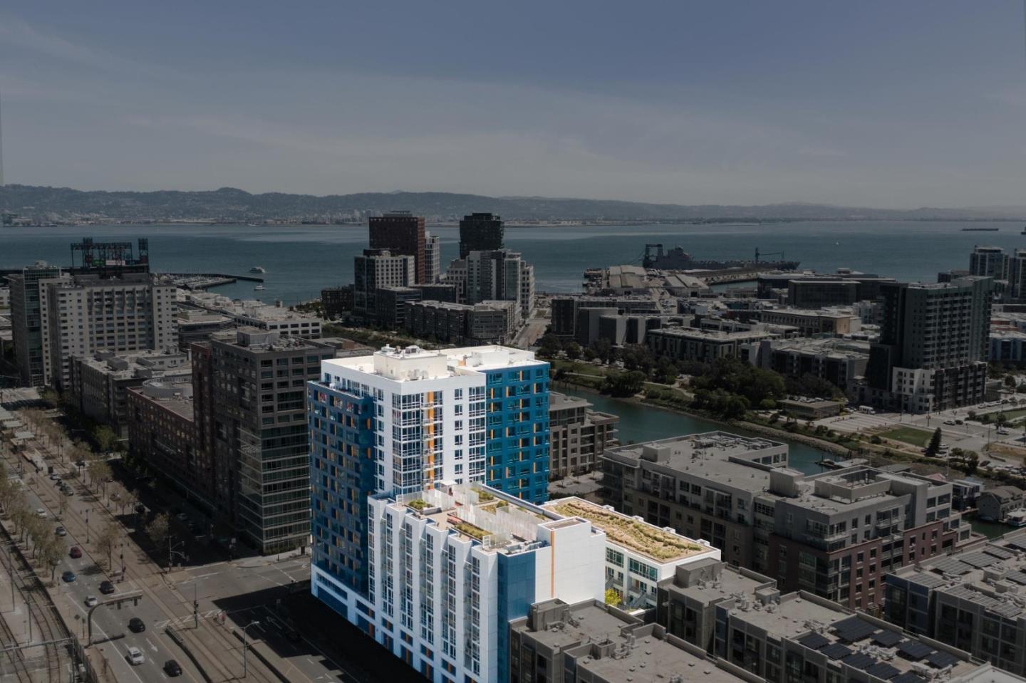 Detail Gallery Image 1 of 30 For 300 Berry St #915,  San Francisco,  CA 94158 - 1 Beds | 1 Baths